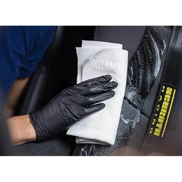GYEON-Q²M-LeatherWipe-EVO-2-Pack-Cleaning.jpg